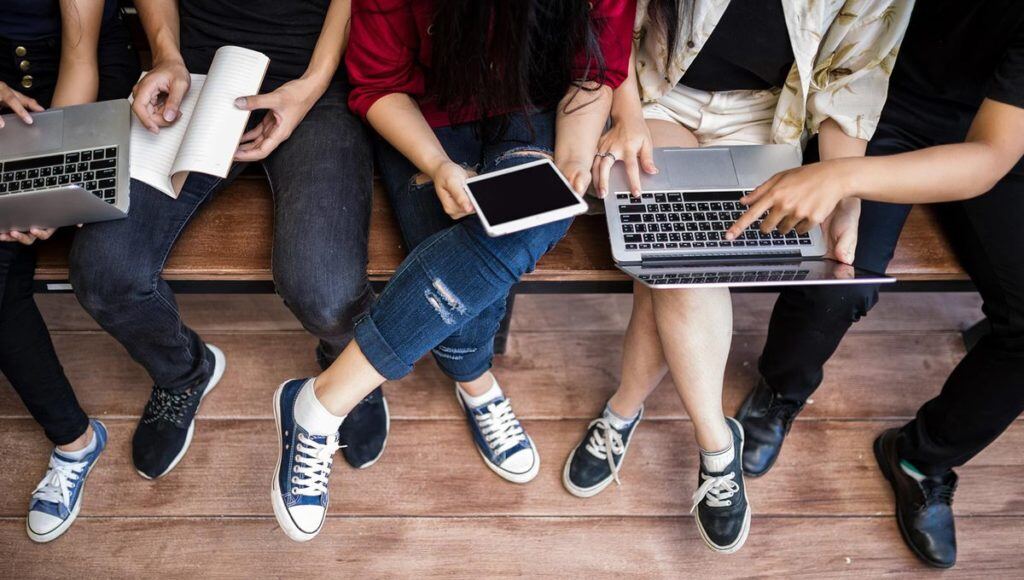 students using cloud storage and file sharing technology.